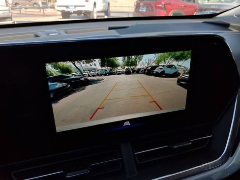Used 2025 Chevrolet Trax LT w/ LT Convenience Package FWD image 19