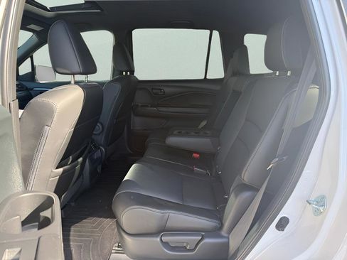 Certified 2023 Honda Passport EX-L image 10