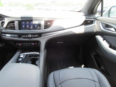 Used 2024 Buick Enclave Essence w/ Technology Package FWD image 14