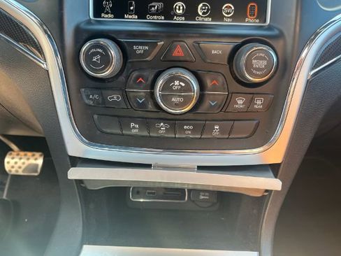 Used 2014 Jeep Grand Cherokee SRT8 w/ Luxury Group II image 23