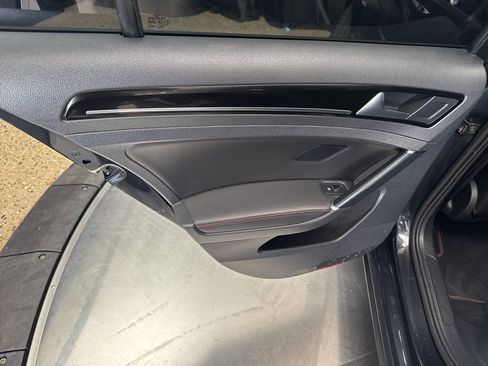 Used 2017 Volkswagen GTI Autobahn FWD image 25