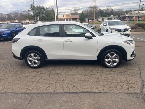 Used 2023 Honda HR-V LX image 16