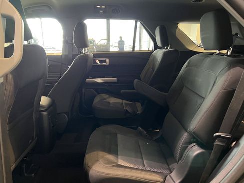 Used 2024 Ford Explorer XLT AWD/4WD image 15