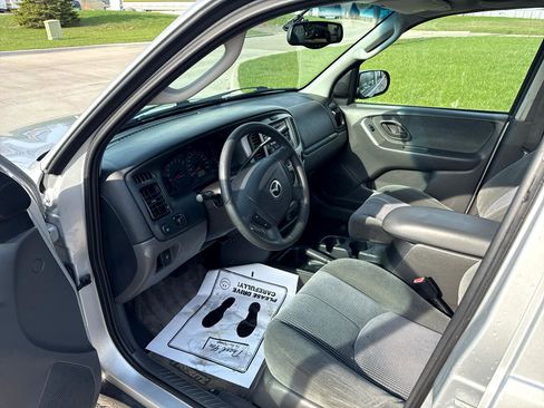 Used 2003 MAZDA Tribute LX image 14