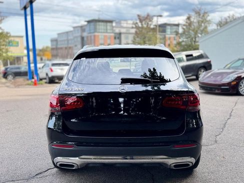 Used 2021 Mercedes-Benz GLC 300 4MATIC image 5