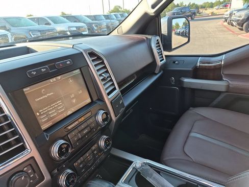 Used 2015 Ford F150 Platinum w/ Equipment Group 701A Luxury AWD/4WD image 27