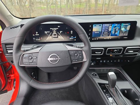 New 2026 Nissan Sentra SR w/ SR Premium Package FWD image 11