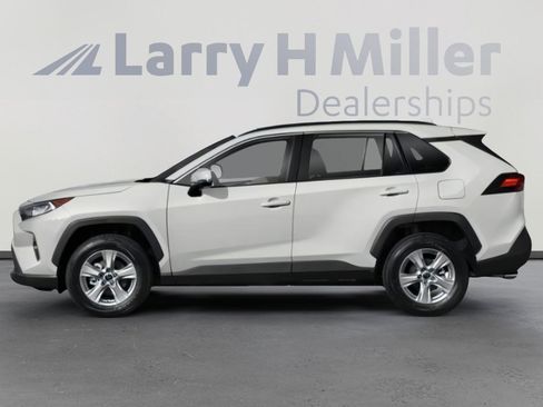 Certified 2021 Toyota RAV4 XLE AWD/4WD image 3