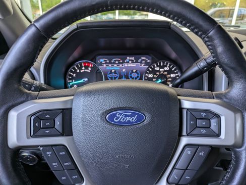 Used 2019 Ford F250 Lariat w/ Lariat Ultimate Package AWD/4WD image 29