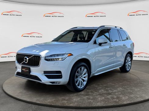 Used 2018 Volvo XC90 T6 Momentum w/ Momentum Plus Package AWD/4WD image 1
