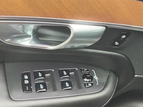 Certified 2023 Volvo XC90 B6 Plus w/ Protection Package Premier image 10