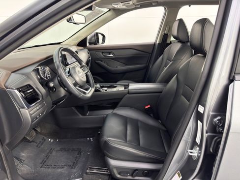 Used 2023 Nissan Rogue SL w/ SL Premium Package image 15