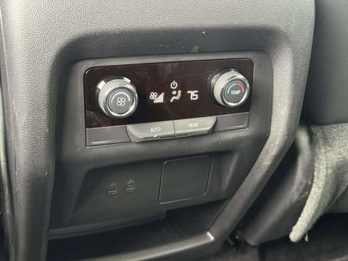 Used 2026 Chevrolet Traverse LT AWD/4WD image 14