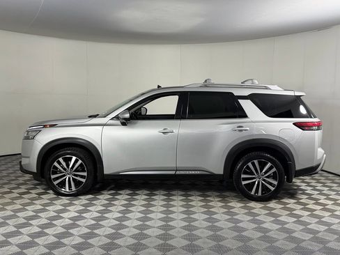 Used 2024 Nissan Pathfinder Platinum AWD/4WD image 11