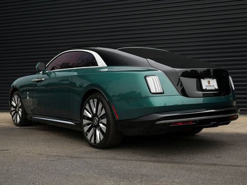 Used 2024 Rolls-Royce Spectre w/ Spectre Launch Package AWD/4WD image 3