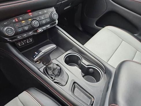 Used 2024 Dodge Durango GT image 40