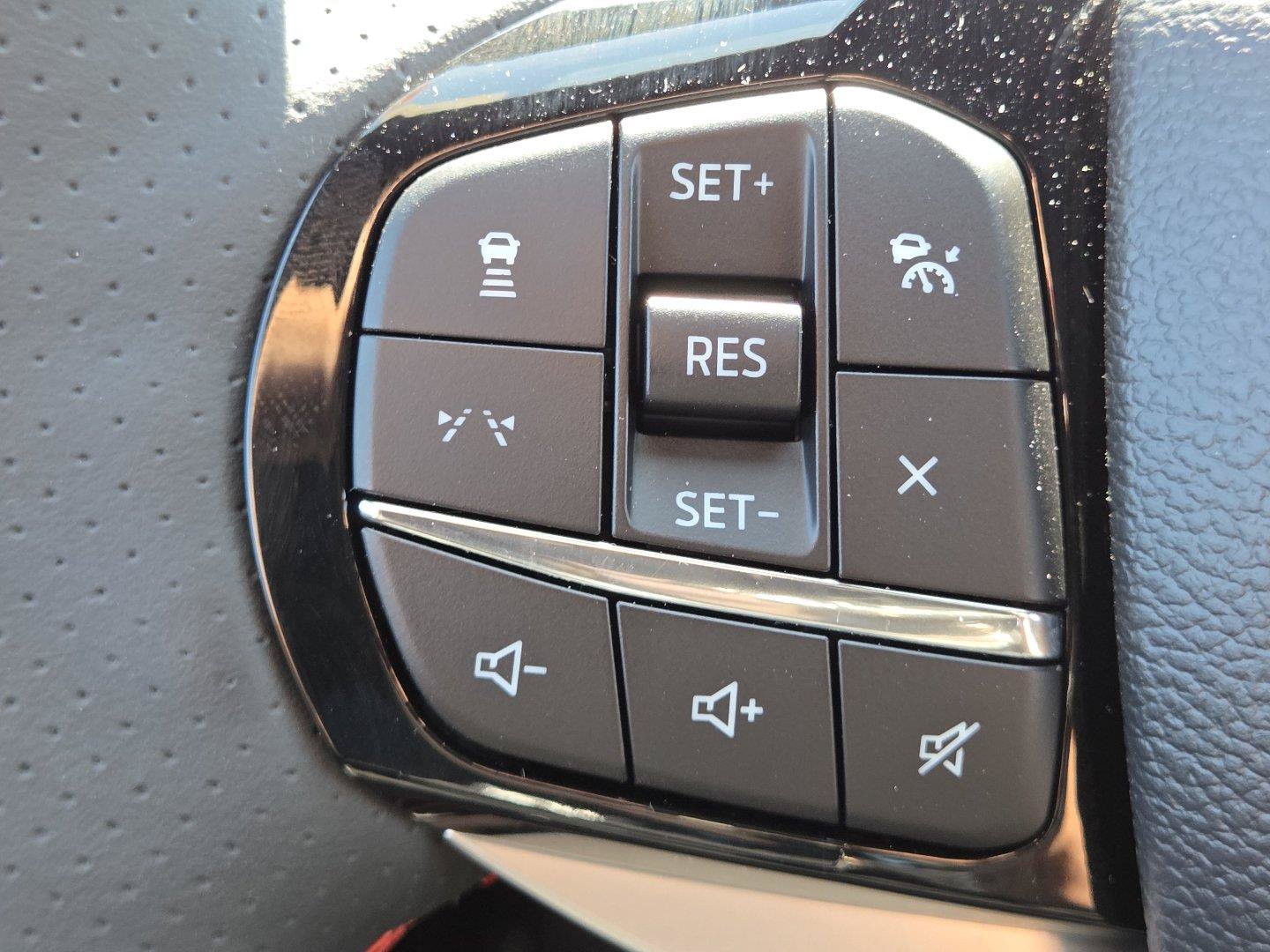 Used 2025 Ford Explorer ST-Line AWD/4WD image 29