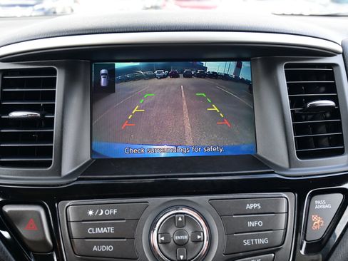 Used 2020 Nissan Pathfinder SV image 29