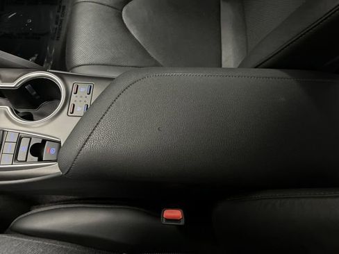 Used 2023 Toyota Camry XLE image 21