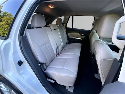 Used 2013 Ford Edge SE FWD image 20