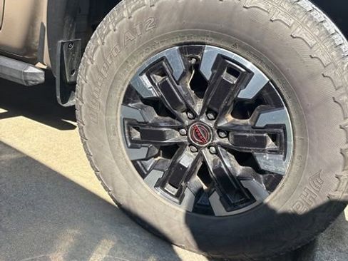 Used 2024 Nissan Frontier Pro-X w/ Technology Package image 12