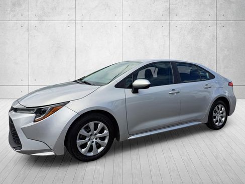 Used 2024 Toyota Corolla LE FWD image 9