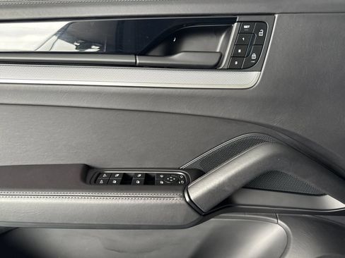 Certified 2024 Porsche Cayenne AWD/4WD image 12