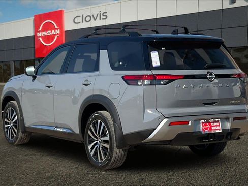 New 2025 Nissan Pathfinder Platinum image 6