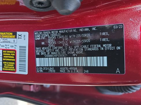 Used 2023 Toyota Highlander Limited image 37