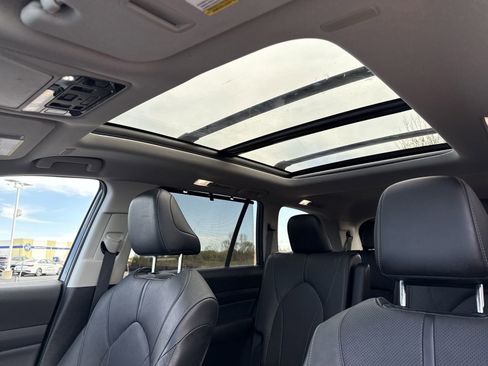 Used 2024 Toyota Grand Highlander AWD Hybrid image 23