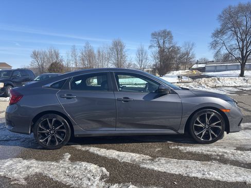 Used 2019 Honda Civic Sport image 2