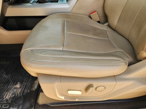 Used 2019 Ford F150 Lariat w/ Equipment Group 502A Luxury AWD/4WD image 23