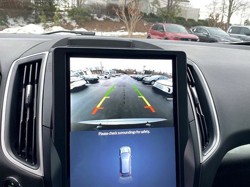 Used 2024 Ford Edge SE w/ Black Appearance Package image 15