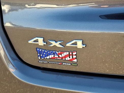 Certified 2023 Jeep Compass Limited image 17