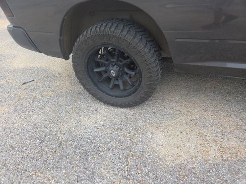 Used 2018 RAM 1500 Express RWD image 15