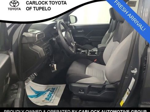 Used 2025 Toyota Tacoma TRD Sport image 8