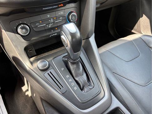 Used 2015 Ford Focus SE w/ Equipment Group 201A FWD image 28