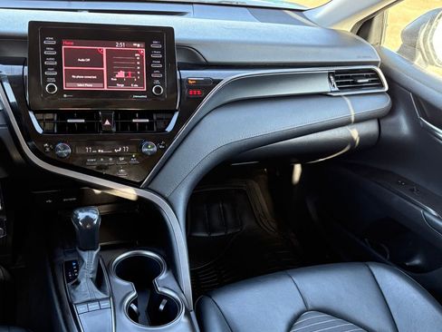Used 2022 Toyota Camry SE image 13