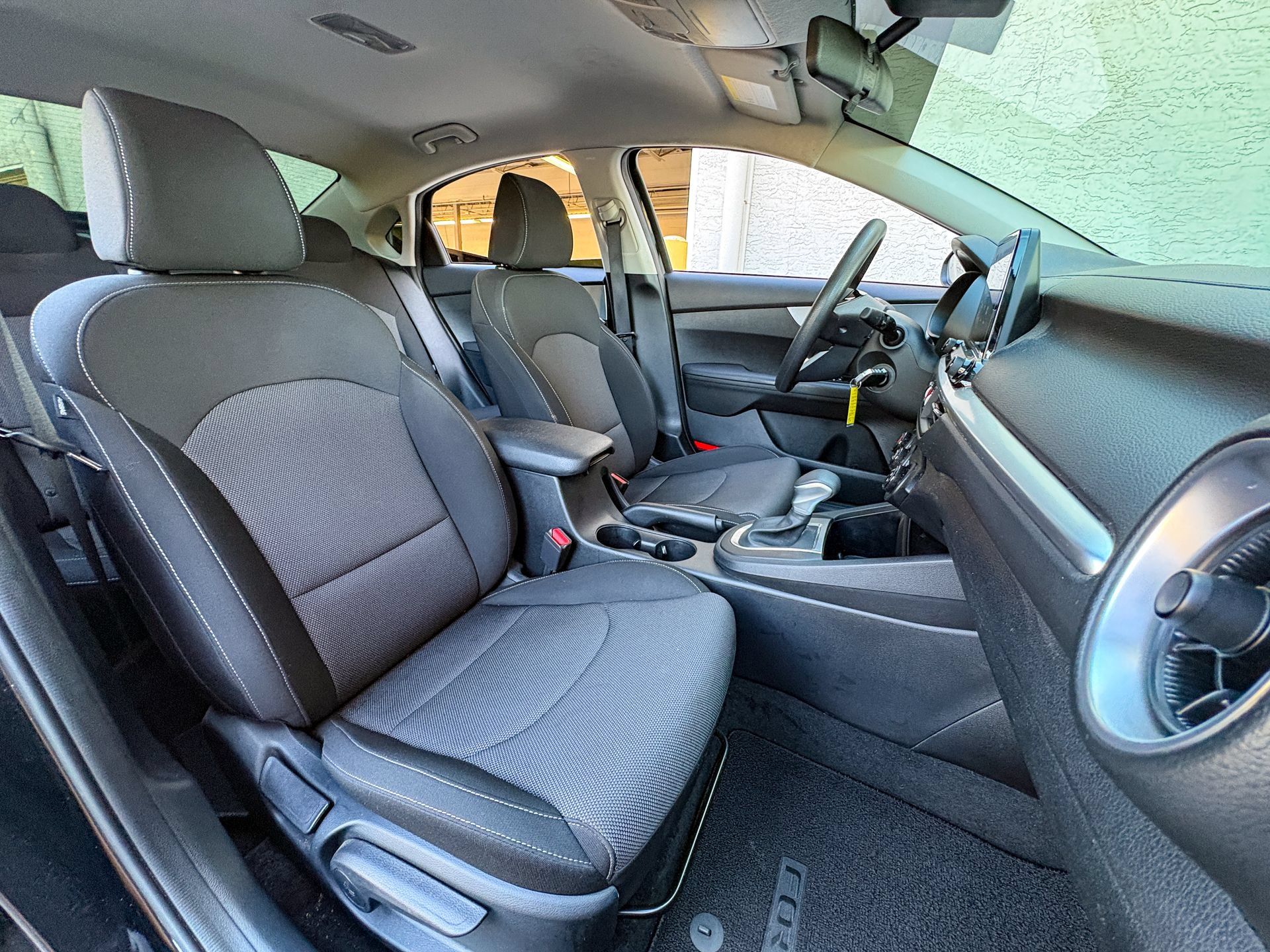 Used 2024 Kia Forte LXS w/ LXS Technology Package FWD image 21