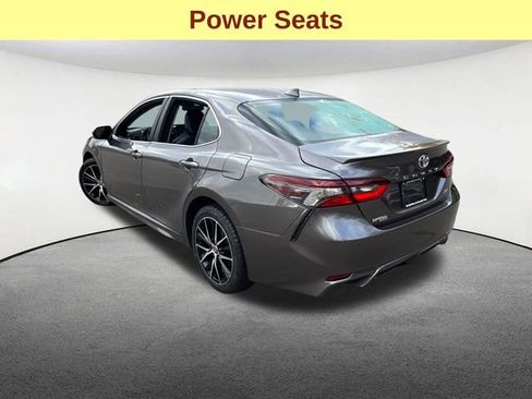 Certified 2022 Toyota Camry SE image 9