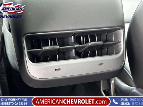 Used 2025 Tesla Model Y Long Range RWD image 16