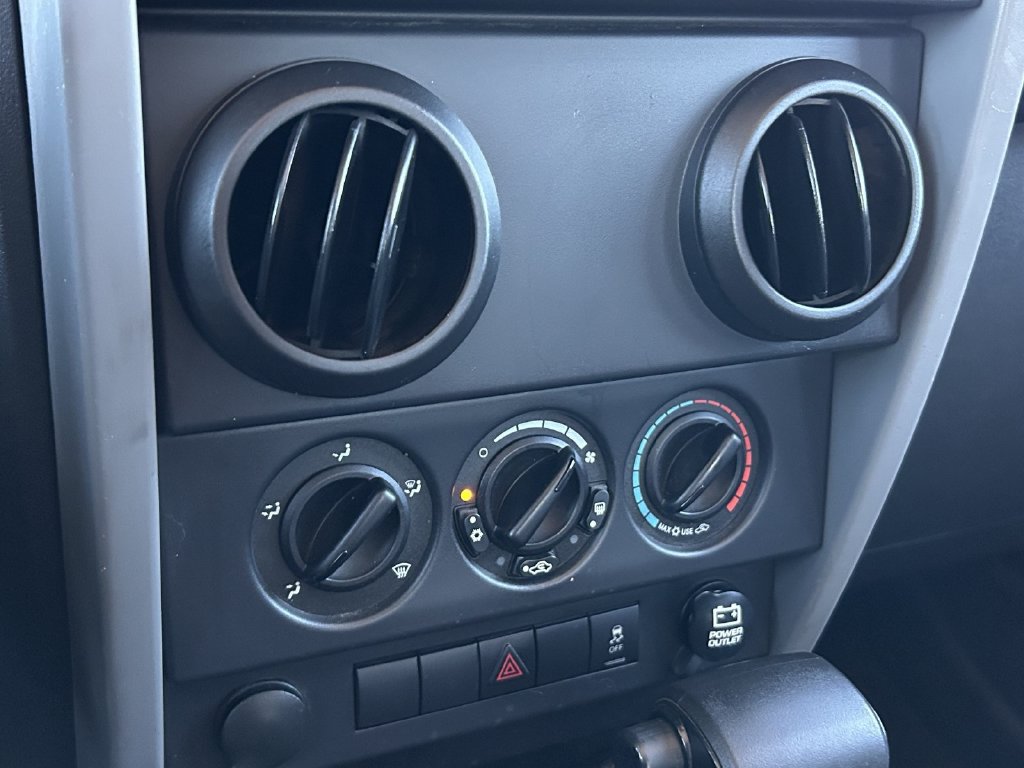 Used 2010 Jeep Wrangler Unlimited Sport AWD/4WD image 28