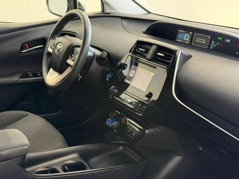 Used 2017 Toyota Prius Two w/ Prius Two Safety Plus Package FWD image 26