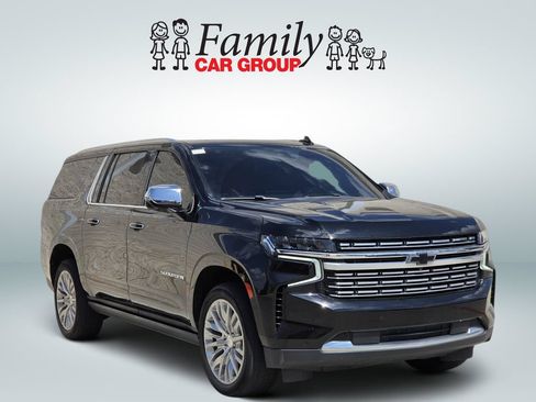Used 2023 Chevrolet Suburban Premier w/ Premium Package RWD image 2
