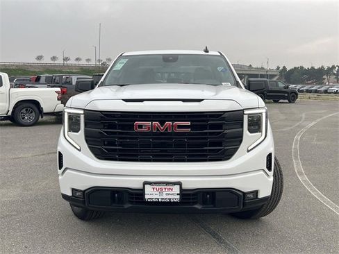 New 2026 GMC Sierra 1500 Elevation image 8