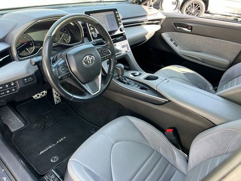 Used 2019 Toyota Avalon Touring w/ Advanced Safety Package image 10
