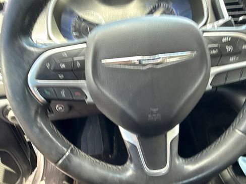Used 2016 Chrysler 200 Limited w/ Convenience Group FWD image 27