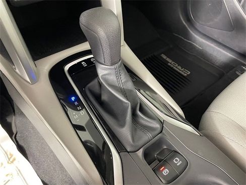 Used 2025 Toyota Corolla Cross L image 8