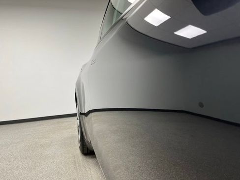 Used 2024 Tesla Model Y 2WD image 12