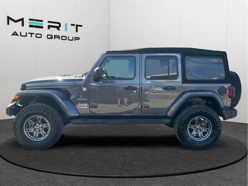 Used 2018 Jeep Wrangler Unlimited Sahara image 5